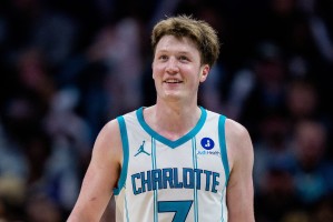 还有19场没打~克尼佩尔26次单场20+&amp;65%+TS 平乔丹保持的历史纪录