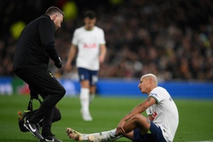 九游正版入口-虚惊一场！理查利松腿伤只需休两周 能赶上世界杯！