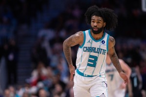 九游官方平台-布兰登·米勒：科比·怀特打球时太丝滑了 他是我的异乡兄弟