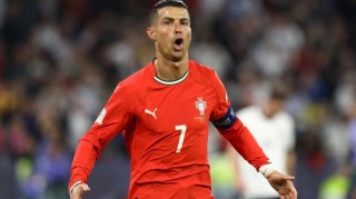 停不下来！40岁C罗打进个人国家队第139球，也是生涯第941球