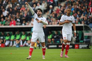 九游正版入口-战旧主！沙欣：加盟凯泽是莫大荣幸，如今已很好融入球队