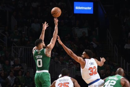 九游官方网站-超神一战！塔图姆打脸勇士主帅？科尔躺枪上热搜