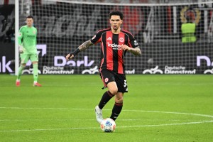 九游官方网站-德天空：法兰克福后卫柯林斯计划今夏离队，利物浦等队正在关注